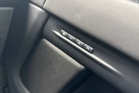 KP74VRX Land Rover Range Rover Evoque 2.0 D200 Dynamic HSE 5dr Thumbnail #27