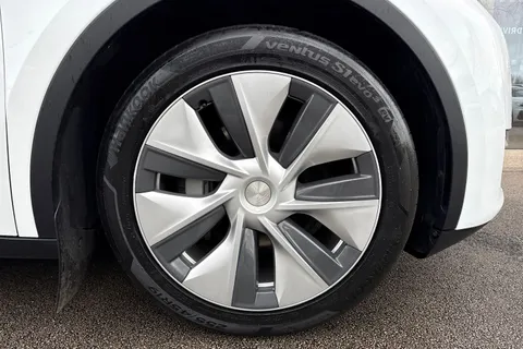 NJ23WBE Tesla Model Y (Dual Motor) Long Range Auto 4WDE 5dr Thumbnail #12