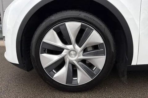 NJ23WBE Tesla Model Y (Dual Motor) Long Range Auto 4WDE 5dr Thumbnail #13