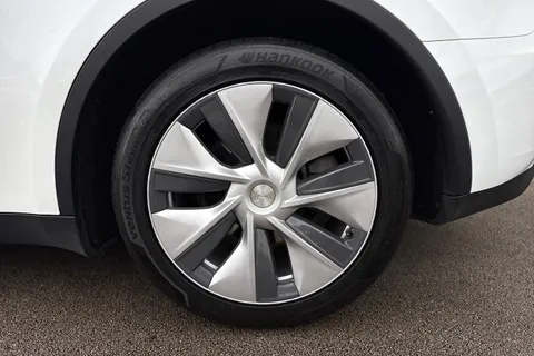 NJ23WBE Tesla Model Y (Dual Motor) Long Range Auto 4WDE 5dr Thumbnail #14