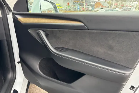 NJ23WBE Tesla Model Y (Dual Motor) Long Range Auto 4WDE 5dr Thumbnail #22