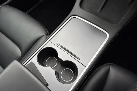 NJ23WBE Tesla Model Y (Dual Motor) Long Range Auto 4WDE 5dr Thumbnail #24