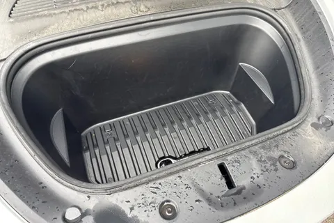 NJ23WBE Tesla Model Y (Dual Motor) Long Range Auto 4WDE 5dr Thumbnail #31