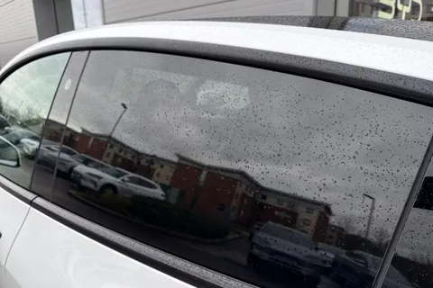 NJ23WBE Tesla Model Y (Dual Motor) Long Range Auto 4WDE 5dr Thumbnail #40