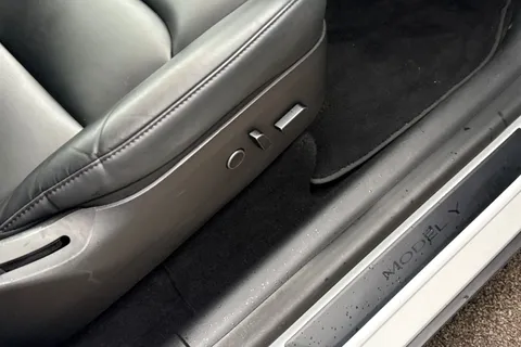 NJ23WBE Tesla Model Y (Dual Motor) Long Range Auto 4WDE 5dr Thumbnail #44