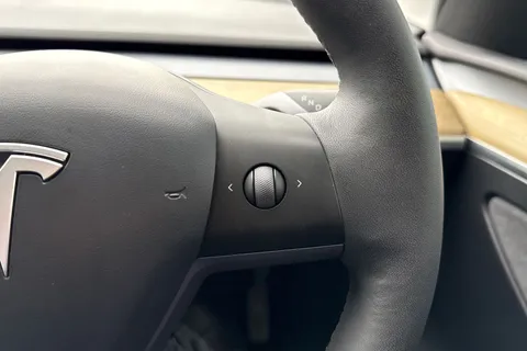 NJ23WBE Tesla Model Y (Dual Motor) Long Range Auto 4WDE 5dr Thumbnail #51