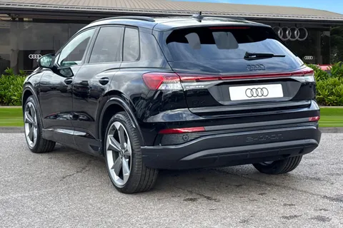 Audi Q4 e-tron 45 Black Edition Auto 5dr 82kWh Thumbnail #3