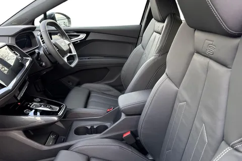 Audi Q4 e-tron 45 Black Edition Auto 5dr 82kWh Thumbnail #16