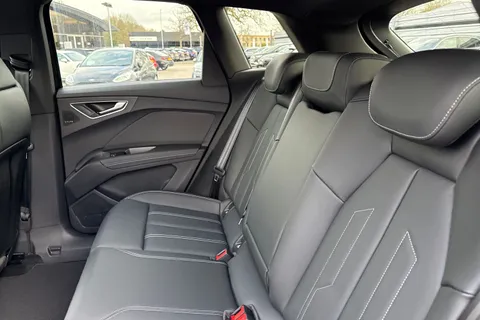 Audi Q4 e-tron 45 Black Edition Auto 5dr 82kWh Thumbnail #19