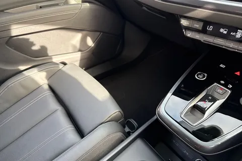 Audi Q4 e-tron 45 Black Edition Auto 5dr 82kWh Thumbnail #20