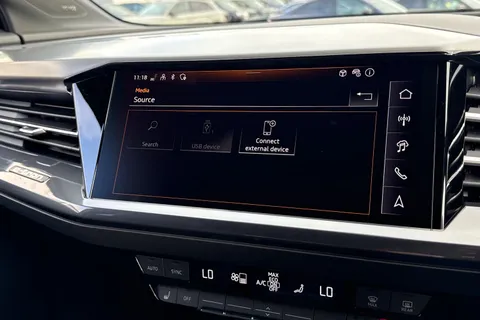 Audi Q4 e-tron 45 Black Edition Auto 5dr 82kWh Thumbnail #38