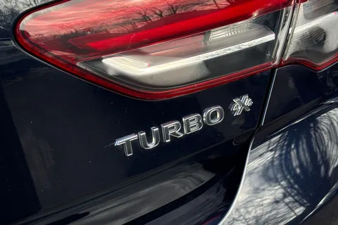 PX67XFA Vauxhall Insignia 2.0i Turbo Elite Nav Grand Sport 4WD Euro 6 (s/s) 5dr Thumbnail #26