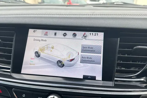 PX67XFA Vauxhall Insignia 2.0i Turbo Elite Nav Grand Sport 4WD Euro 6 (s/s) 5dr Thumbnail #31