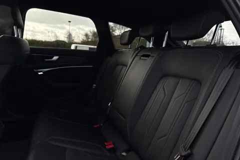 13 of 63 for Audi A6 Avant Avant Black Edition 40 TDI quattro 204 PS S tronic