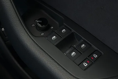 38 of 63 for Audi A6 Avant Avant Black Edition 40 TDI quattro 204 PS S tronic