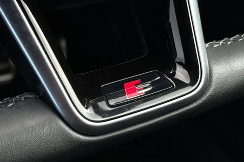 44 of 63 for Audi A6 Avant Avant Black Edition 40 TDI quattro 204 PS S tronic