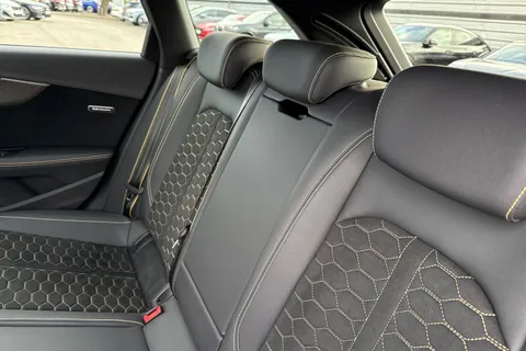 19 of 62 for Audi RS 4 Avant RS 4 Avant edition 25 years 470 PS tiptronic