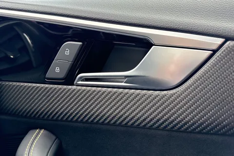 21 of 62 for Audi RS 4 Avant RS 4 Avant edition 25 years 470 PS tiptronic