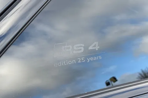 28 of 62 for Audi RS 4 Avant RS 4 Avant edition 25 years 470 PS tiptronic