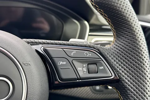 30 of 62 for Audi RS 4 Avant RS 4 Avant edition 25 years 470 PS tiptronic