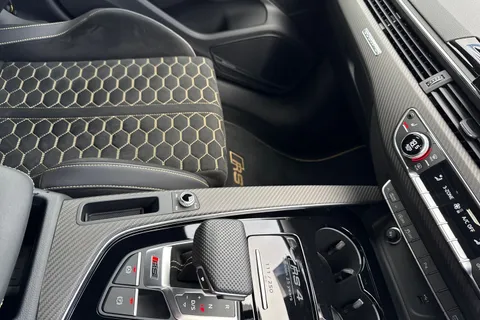 56 of 62 for Audi RS 4 Avant RS 4 Avant edition 25 years 470 PS tiptronic