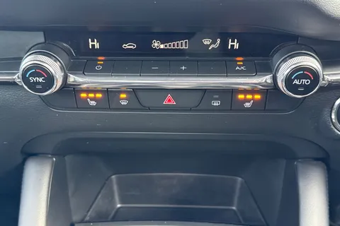 SN71HJA Mazda Mazda3 2.0 e-SKYACTIV-X MHEV Sport Lux Euro 6 (s/s) 4dr Thumbnail #23