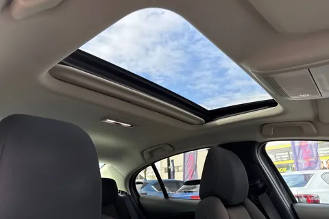 SN71HJA Mazda Mazda3 2.0 e-SKYACTIV-X MHEV Sport Lux Euro 6 (s/s) 4dr Thumbnail #32