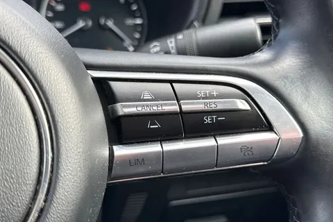 SN71HJA Mazda Mazda3 2.0 e-SKYACTIV-X MHEV Sport Lux Euro 6 (s/s) 4dr Thumbnail #39