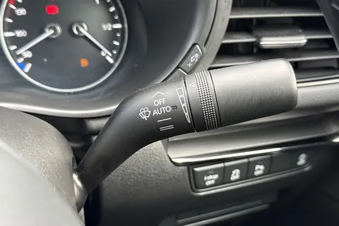 SN71HJA Mazda Mazda3 2.0 e-SKYACTIV-X MHEV Sport Lux Euro 6 (s/s) 4dr Thumbnail #40