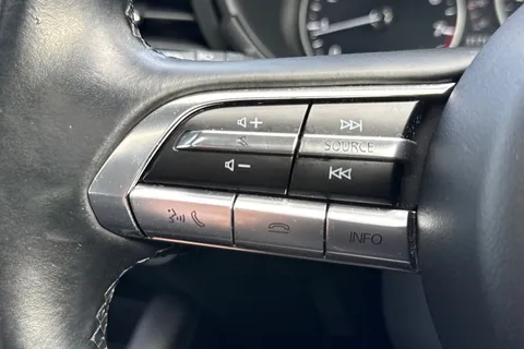 SN71HJA Mazda Mazda3 2.0 e-SKYACTIV-X MHEV Sport Lux Euro 6 (s/s) 4dr Thumbnail #41