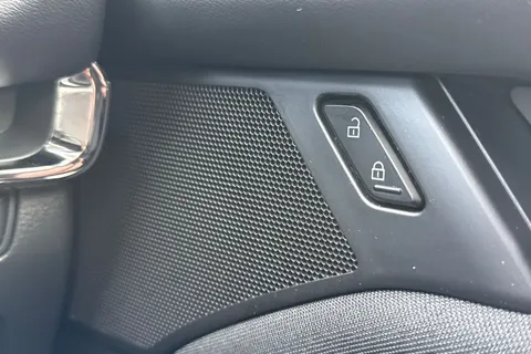 SN71HJA Mazda Mazda3 2.0 e-SKYACTIV-X MHEV Sport Lux Euro 6 (s/s) 4dr Thumbnail #50