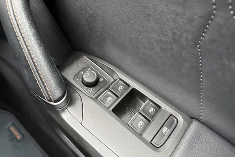 25 of 44 for CUPRA Leon 1.5 eTSI EVO V1 DSG Euro 6 (s/s) 5dr