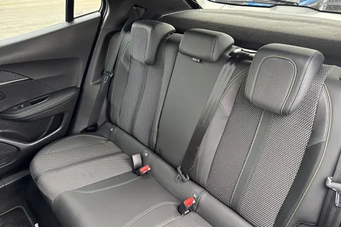 KM25WRJ PEUGEOT 2008 1.2 HYBRID GT e-DSC6 Euro 6 (s/s) 5dr Thumbnail #19