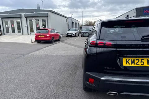 KM25WRJ PEUGEOT 2008 1.2 HYBRID GT e-DSC6 Euro 6 (s/s) 5dr Thumbnail #32