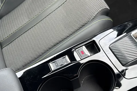 KM25WRJ PEUGEOT 2008 1.2 HYBRID GT e-DSC6 Euro 6 (s/s) 5dr Thumbnail #57