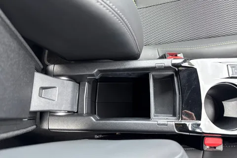 KM25WRJ PEUGEOT 2008 1.2 HYBRID GT e-DSC6 Euro 6 (s/s) 5dr Thumbnail #60