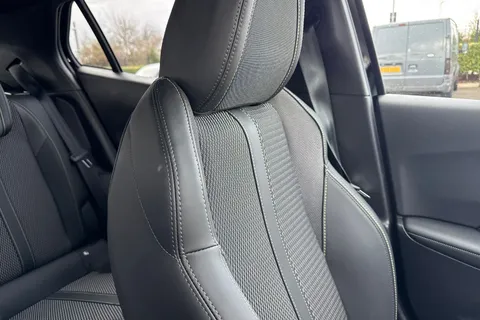 KM25WRJ PEUGEOT 2008 1.2 HYBRID GT e-DSC6 Euro 6 (s/s) 5dr Thumbnail #61