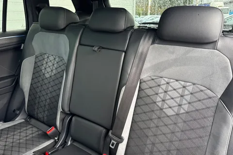 MK73NYF Volkswagen Tiguan Allspace 1.5 TSI R-Line DSG Euro 6 (s/s) 5dr Thumbnail #20
