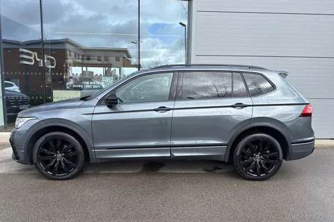 MK73NYF Volkswagen Tiguan Allspace 1.5 TSI R-Line DSG Euro 6 (s/s) 5dr Thumbnail #30