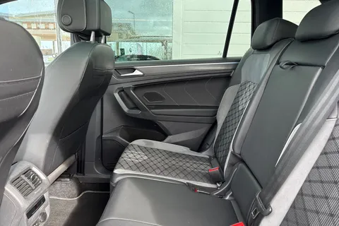 MK73NYF Volkswagen Tiguan Allspace 1.5 TSI R-Line DSG Euro 6 (s/s) 5dr Thumbnail #34