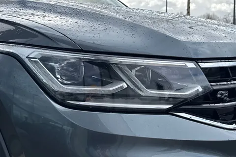 MK73NYF Volkswagen Tiguan Allspace 1.5 TSI R-Line DSG Euro 6 (s/s) 5dr Thumbnail #38