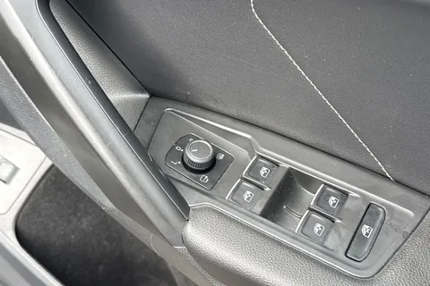 MK73NYF Volkswagen Tiguan Allspace 1.5 TSI R-Line DSG Euro 6 (s/s) 5dr Thumbnail #43