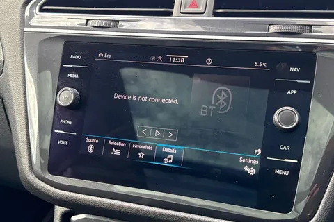 MK73NYF Volkswagen Tiguan Allspace 1.5 TSI R-Line DSG Euro 6 (s/s) 5dr Thumbnail #50