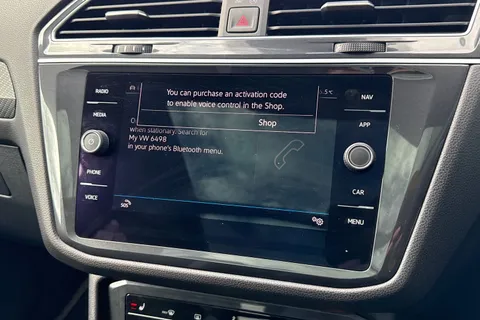 MK73NYF Volkswagen Tiguan Allspace 1.5 TSI R-Line DSG Euro 6 (s/s) 5dr Thumbnail #52