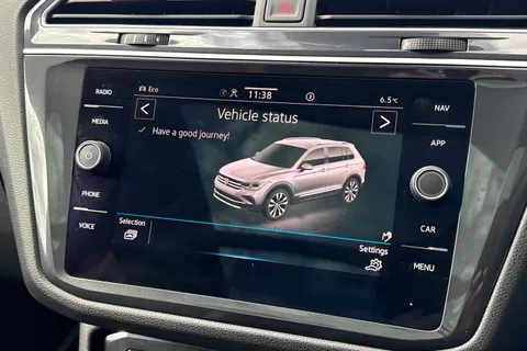 MK73NYF Volkswagen Tiguan Allspace 1.5 TSI R-Line DSG Euro 6 (s/s) 5dr Thumbnail #54