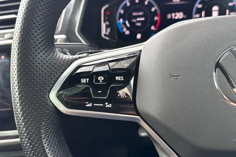 MK73NYF Volkswagen Tiguan Allspace 1.5 TSI R-Line DSG Euro 6 (s/s) 5dr Thumbnail #57