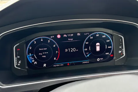 MK73NYF Volkswagen Tiguan Allspace 1.5 TSI R-Line DSG Euro 6 (s/s) 5dr Thumbnail #61