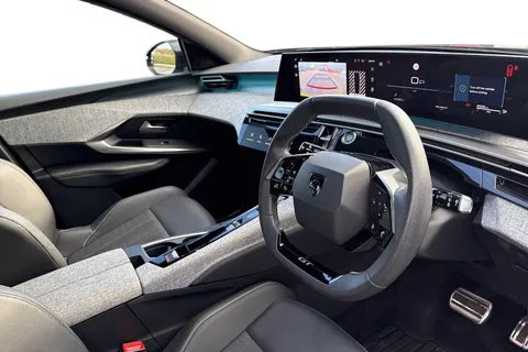 13 of 66 for PEUGEOT 5008 1.2 HYBRID GT e-DSC6 Euro 6 (s/s) 5dr