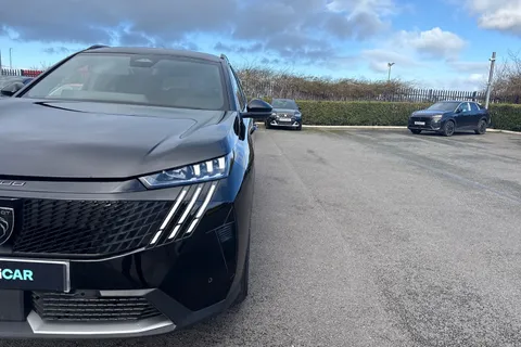 25 of 66 for PEUGEOT 5008 1.2 HYBRID GT e-DSC6 Euro 6 (s/s) 5dr