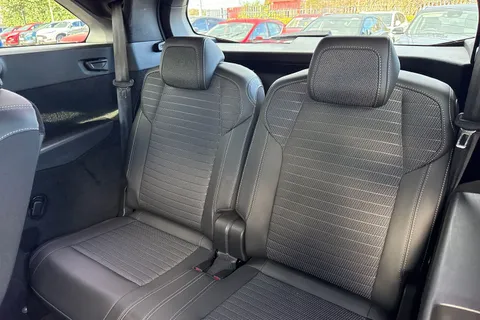 31 of 66 for PEUGEOT 5008 1.2 HYBRID GT e-DSC6 Euro 6 (s/s) 5dr